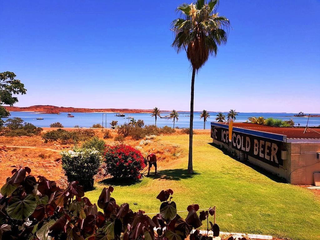 Dampier Mermaid Hotel Karratha Exterior photo